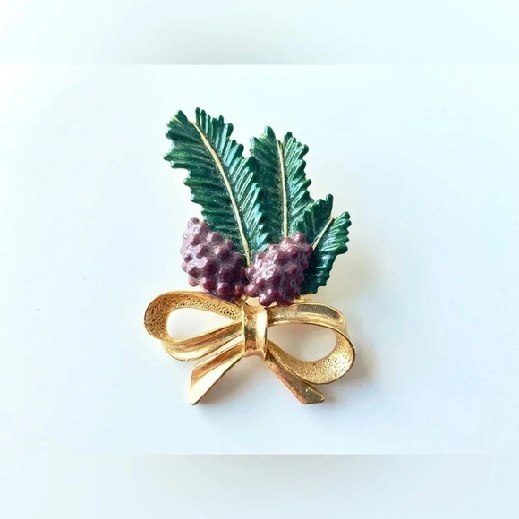 SOLD!!! Vintage La Scala Pine cone and tree boughs brooch for winter. - Picture 4 of 5